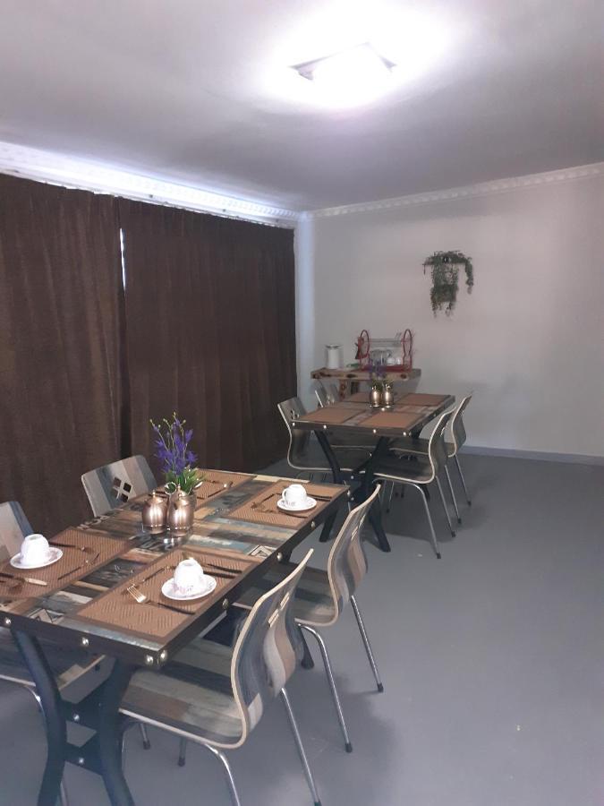 Driftwood Boutique Bed And Breakfast Lobatse ภายนอก รูปภาพ