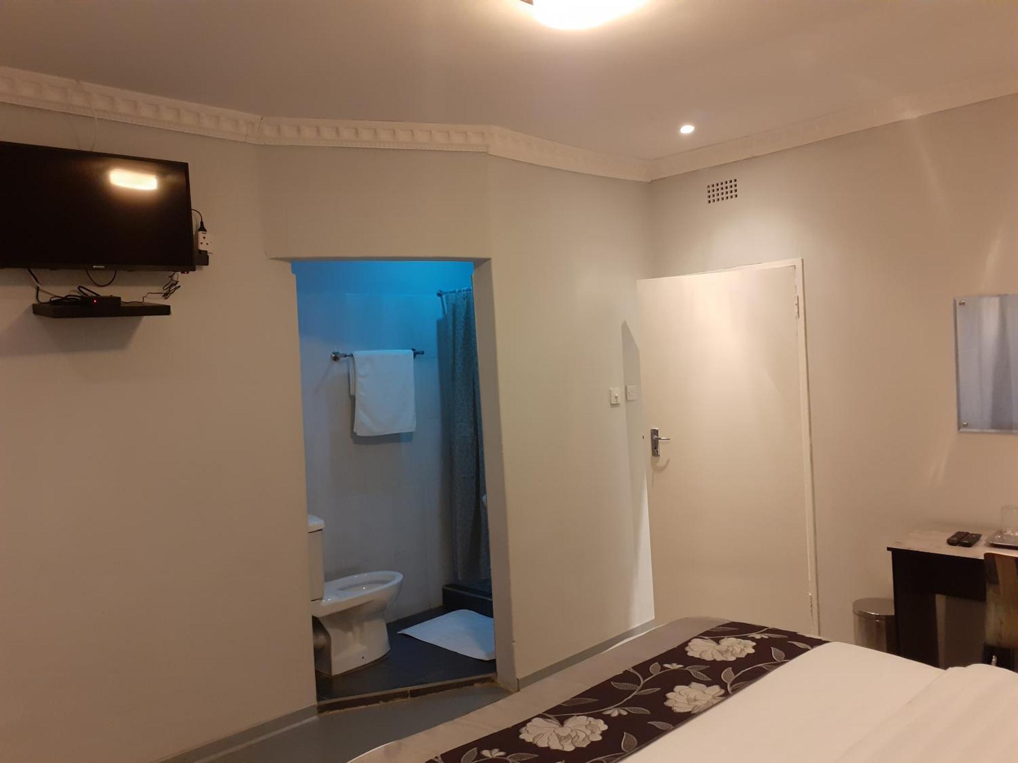 Driftwood Boutique Bed And Breakfast Lobatse ภายนอก รูปภาพ