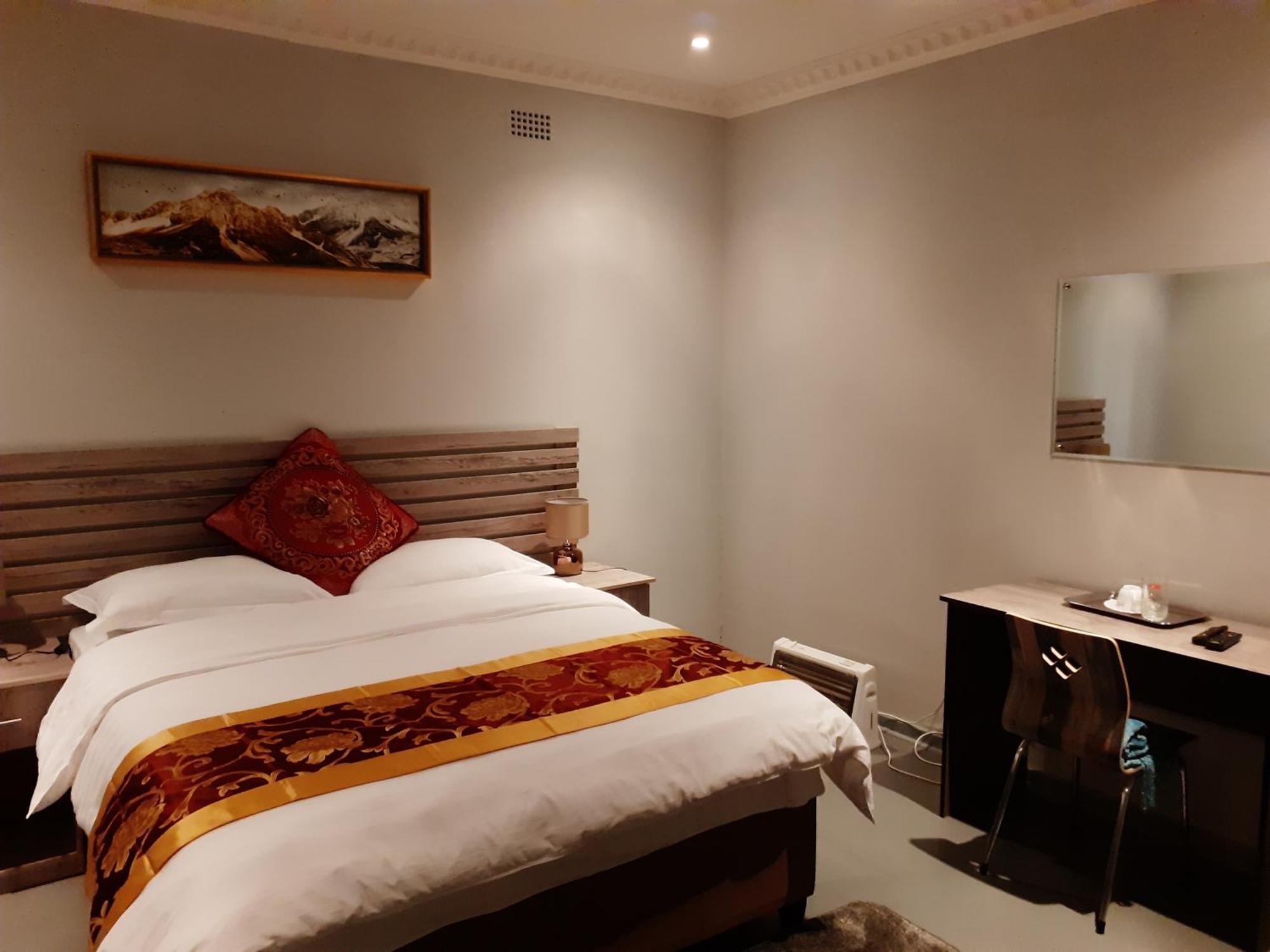 Driftwood Boutique Bed And Breakfast Lobatse ภายนอก รูปภาพ